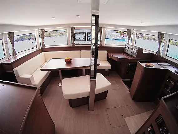 Lagoon 42  - Internal image