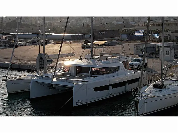 Bali 4.8 (5+2 cab) - External image