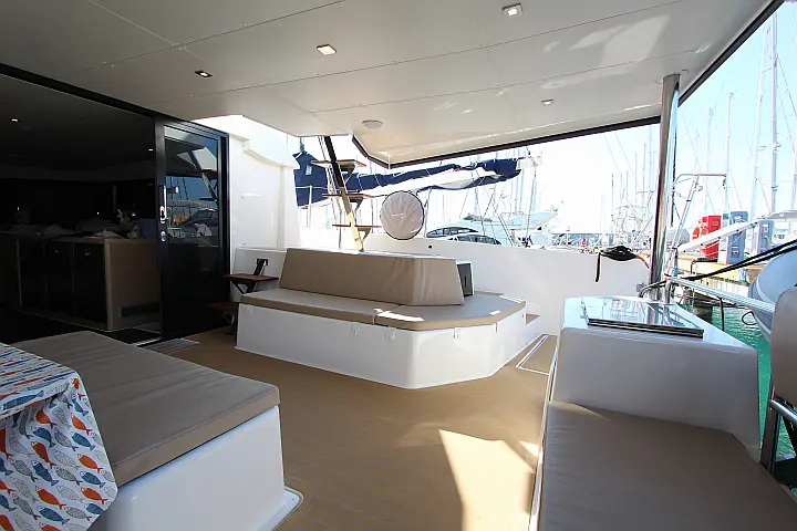 Dufour Catamaran 48 5c+5h - 