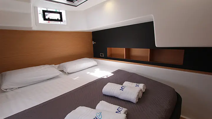 Dufour Catamaran 48 5c+5h - 