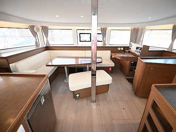 Lagoon 42 - Internal image