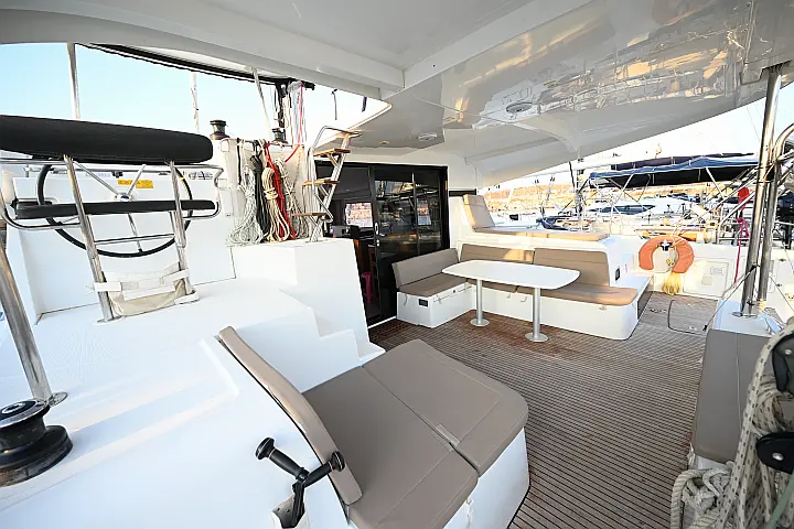 Lagoon 42 - 