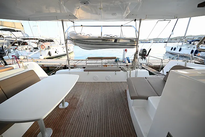 Lagoon 42 - 