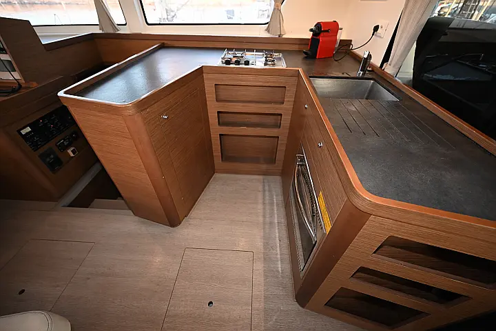 Lagoon 42 - 