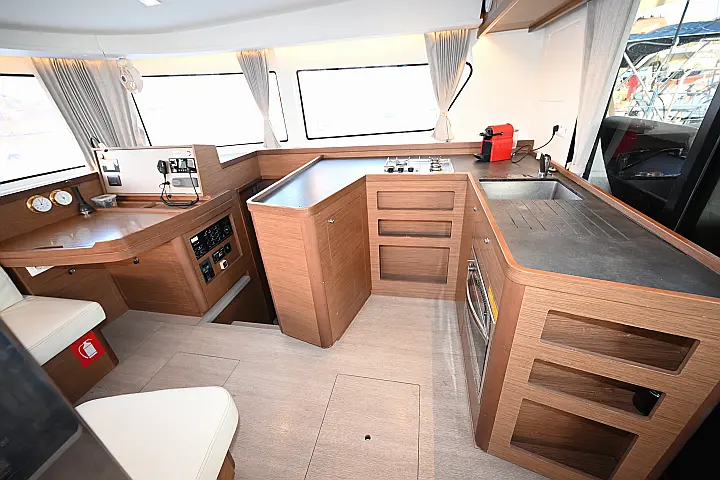 Lagoon 42 - 