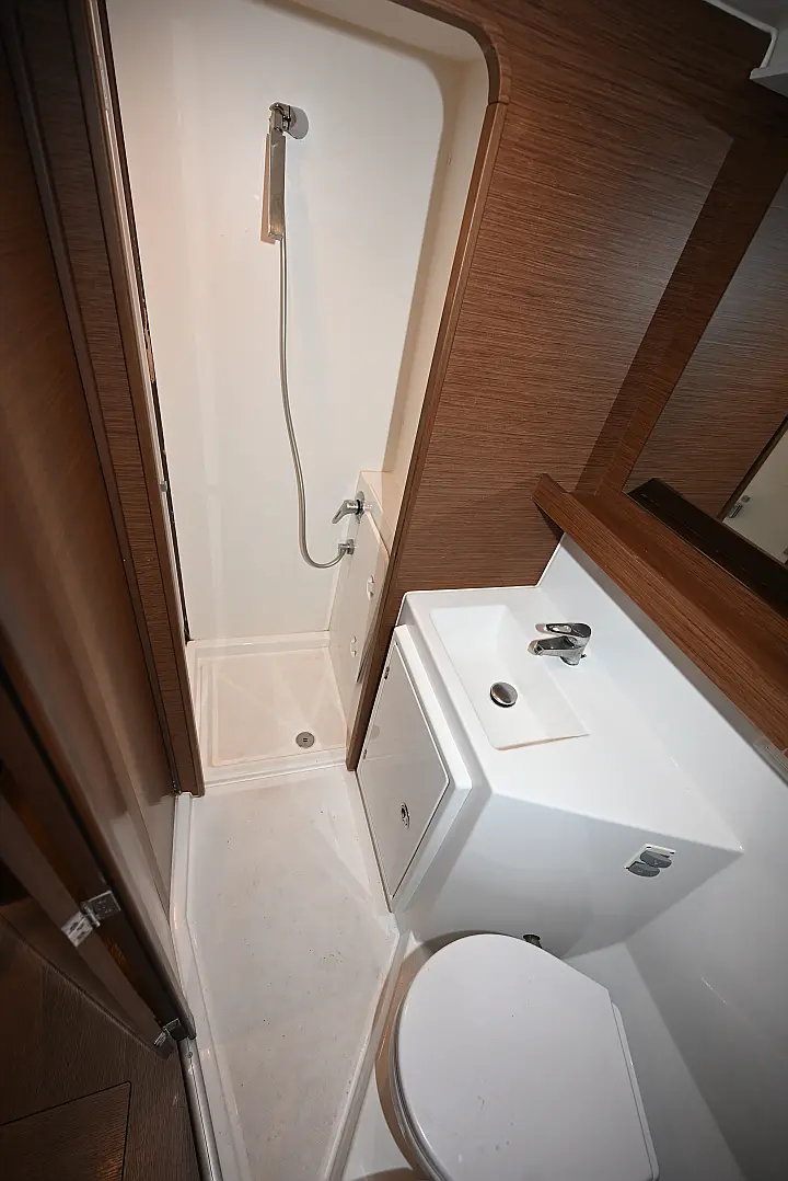 Lagoon 42 - 