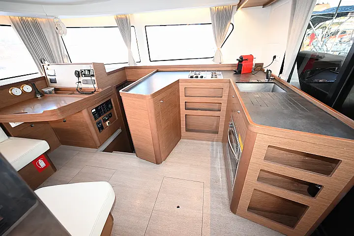 Lagoon 42 - 