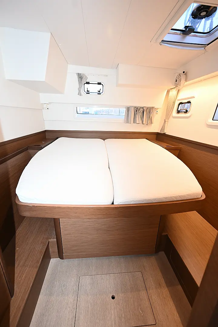 Lagoon 42 - 