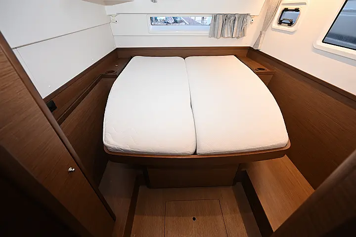 Lagoon 42 - 