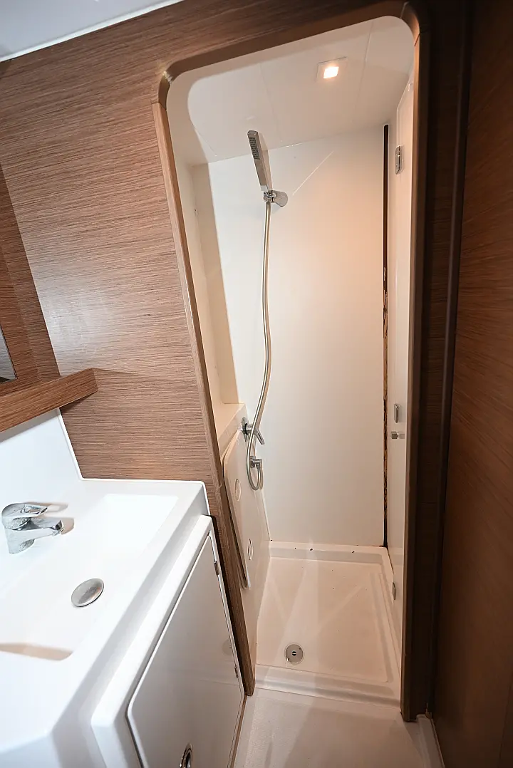 Lagoon 42 - 