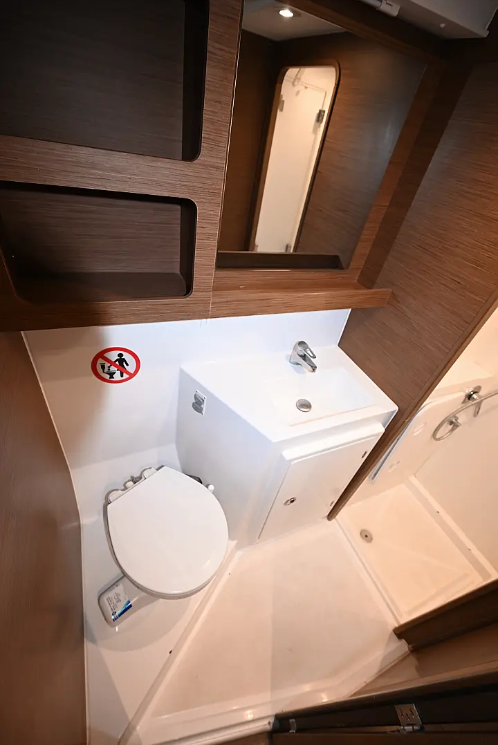 Lagoon 42 - 