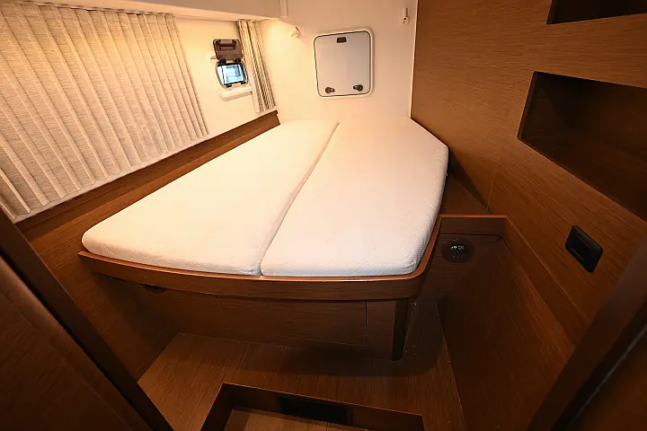 Lagoon 42 - 