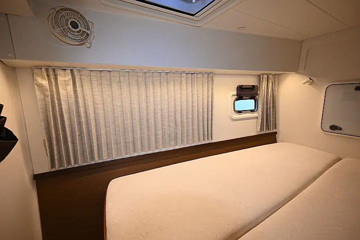 Lagoon 42 - 