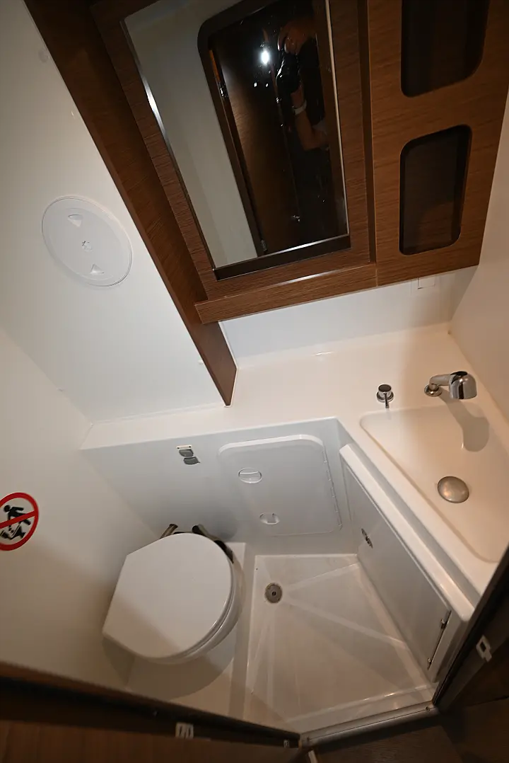 Lagoon 42 - 