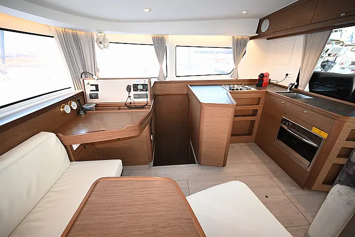 Lagoon 42 - 