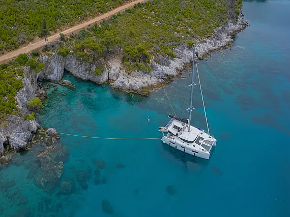 Lagoon 46 (AC, Gen, Watermaker)  - External image