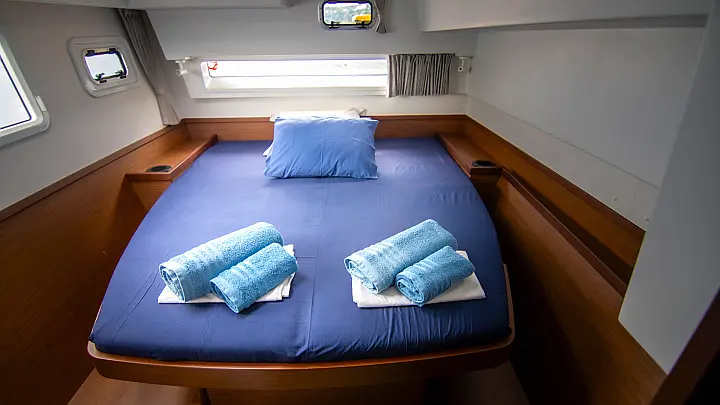 Lagoon 42 (A/C, Watermaker, Gen)_12 - 