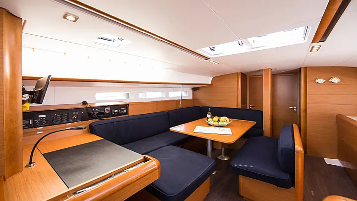 Sun Odyssey 519 (A/C, Gen) - 