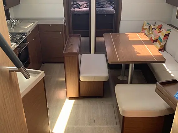 Oceanis 46.1  - Internal image