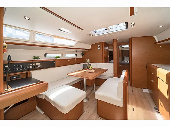 Sun Odyssey 479 - Internal image