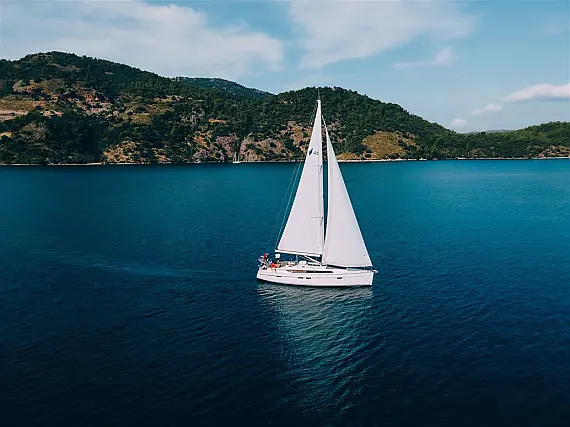 Bavaria Cruiser 46 - External image