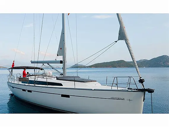 Bavaria Cruiser 46 - External image