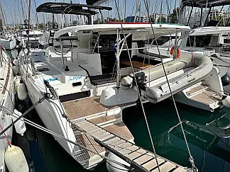 Lagoon 42 - External image