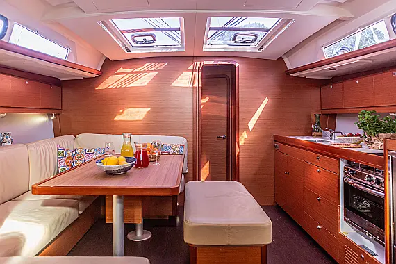 Dufour 460 - Internal image