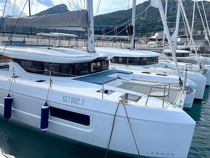 Lagoon 43 - 
