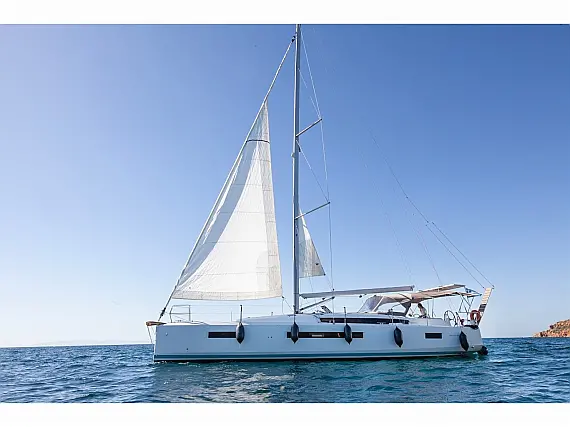 Sun Odyssey 490 - External image